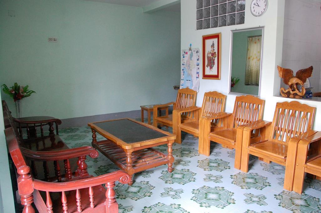 Dormitory @ Golden Kalaw Hotel Extérieur photo