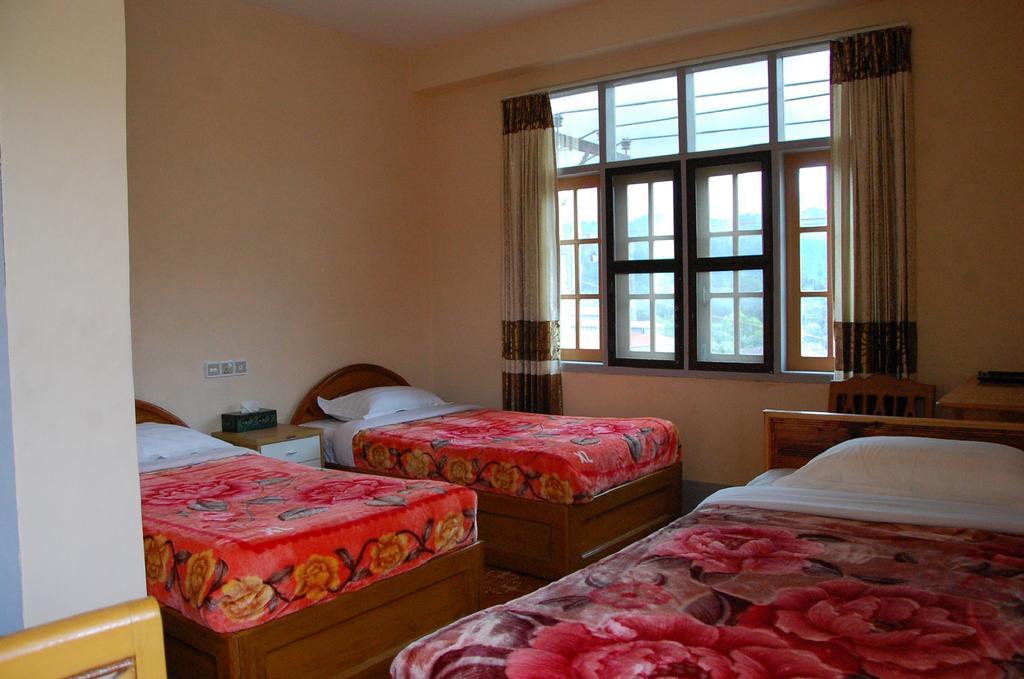 Dormitory @ Golden Kalaw Hotel Extérieur photo