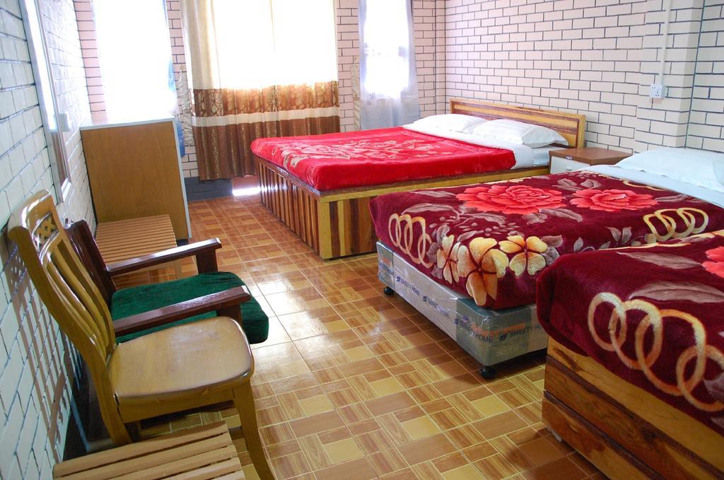 Dormitory @ Golden Kalaw Hotel Extérieur photo