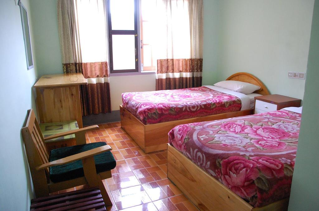Dormitory @ Golden Kalaw Hotel Extérieur photo