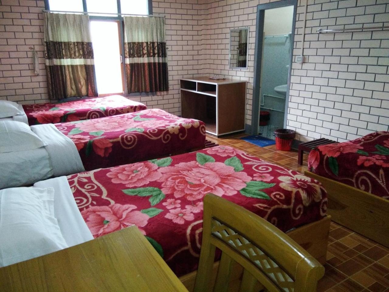 Dormitory @ Golden Kalaw Hotel Extérieur photo